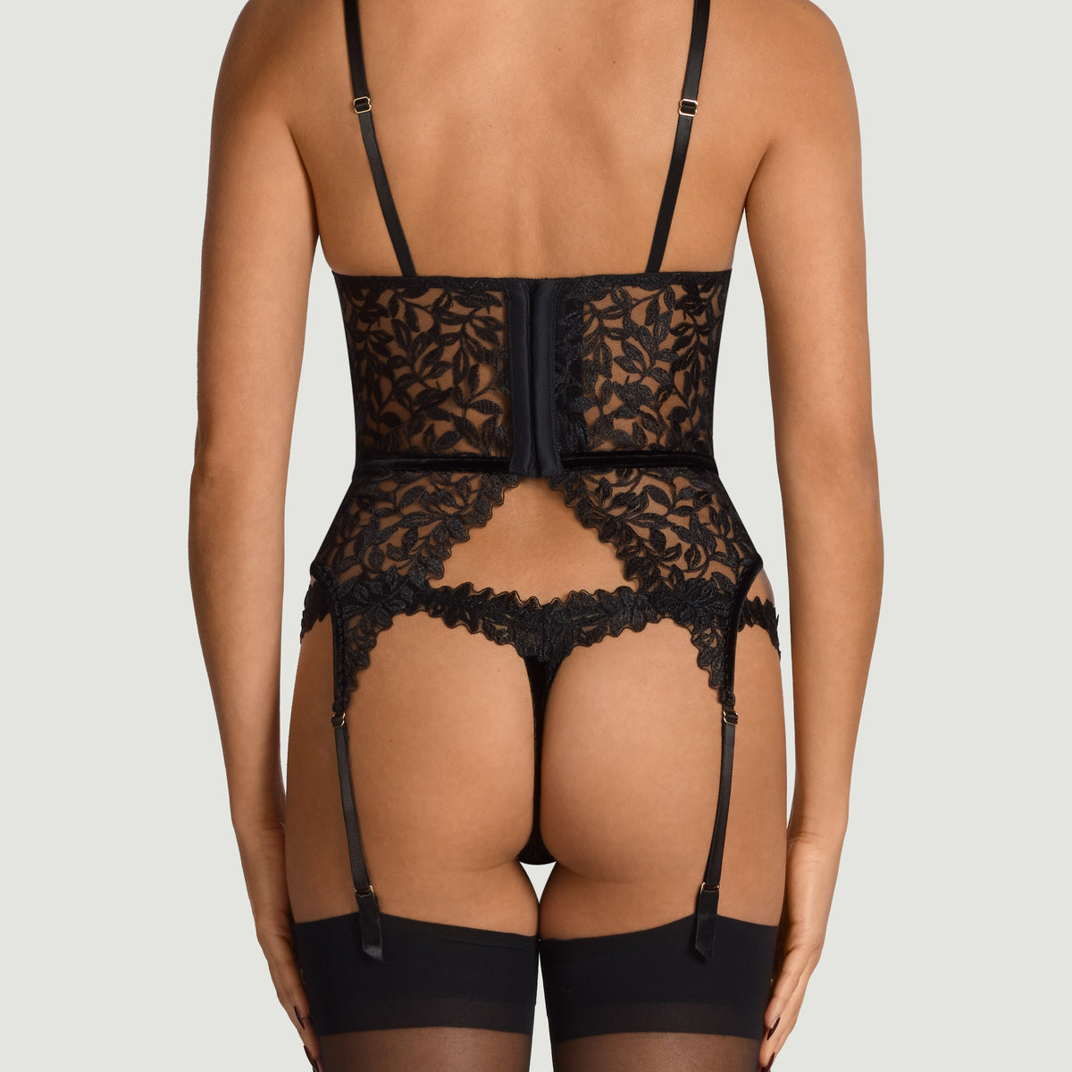 Irena Basque - back